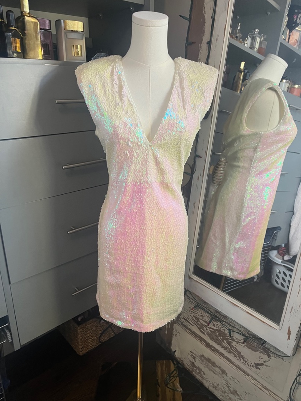 Forever 21 Iridescent Pastel Sequin V-Neck Mini Dress - Pink & Yellow Shimmer